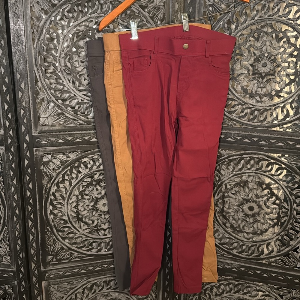 Amaryllis leggings/pants so comfy, no zipper. New. 3 pants. Size S.